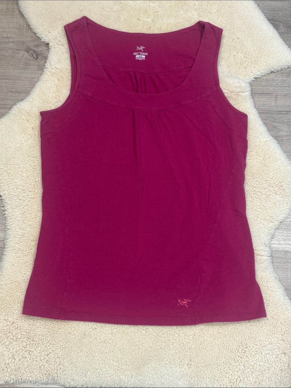 Arc’teryx fitted cotton blend tank top, dark pink, large